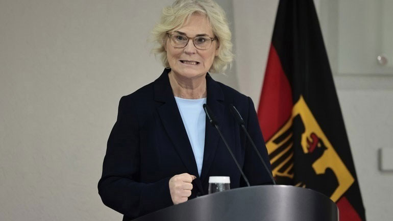 Αιφνιδιαστική επίσκεψη της Γερμανίδας υπουργού Άμυνας στην Οδησσό