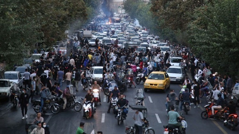 Ιράν: Τουλάχιστον 19 νεκροί στις διαδηλώσεις για τον θάνατο της 22χρονης Ιράν: Τουλάχιστον 19 νεκροί στις διαδηλώσεις για τον θάνατο της 22χρονης