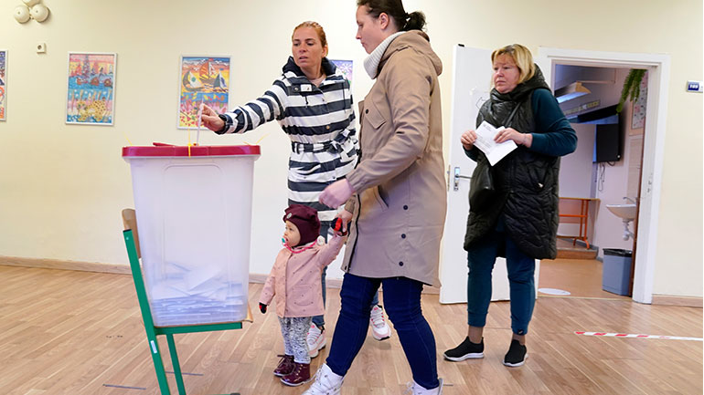 Λετονία: Το κεντρώο κόμμα Νέα Ενότητα, νικητής των βουλευτικών εκλογών, σύμφωνα με exit poll