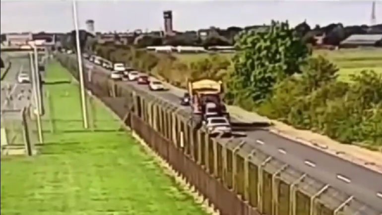 Τρακτέρ συγκρούεται με αυτοκίνητο