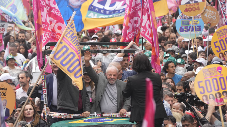 Βραζιλία: Ο Λούλα κοντά σε εκλογικό θρίαμβο από τον πρώτο γύρο, σύμφωνα με τις τελευταίες δημοσκοπήσεις