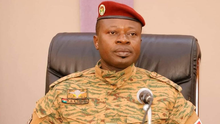 Μπουρκίνα Φάσο: Παραιτήθηκε ο επικεφαλής της χούντας