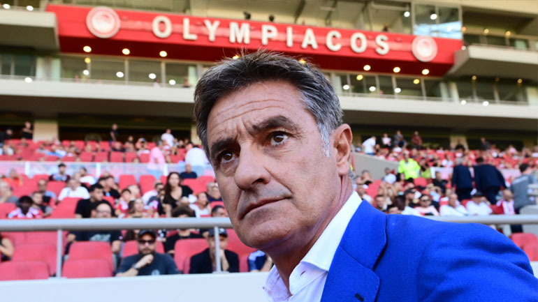 Ο Μίτσελ, στην επανεμφάνισή του στον πάγκο του Ολυμπιακού σε επίσημο αγώνα