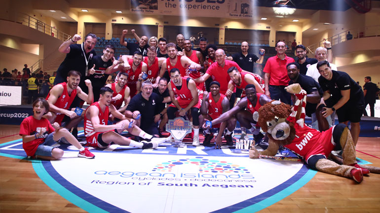 Super Cup: Στον Ολυμπιακό ο πρώτος τίτλος της χρονιάς, νίκησε στον τελικό με 67-52 τον Παναθηναϊκό