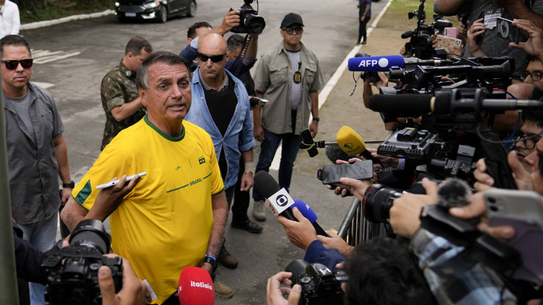 Μπολσονάρου: «Νικήσαμε τα ψέματα» των δημοσκοπήσεων