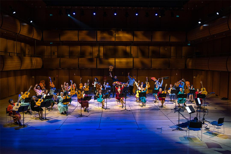 «Κιθάρα Express» - Φωτογραφία: Γιάννης Καμπάνης