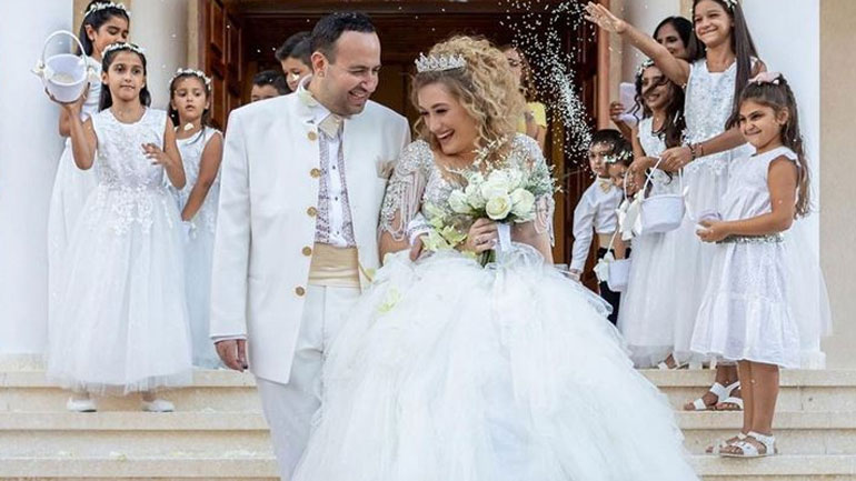 Η αποκάλυψη του Μαυρίκιου Μαυρικίου: «Πήραμε 2.000 φακέλους με λεφτά στο γάμο μας»