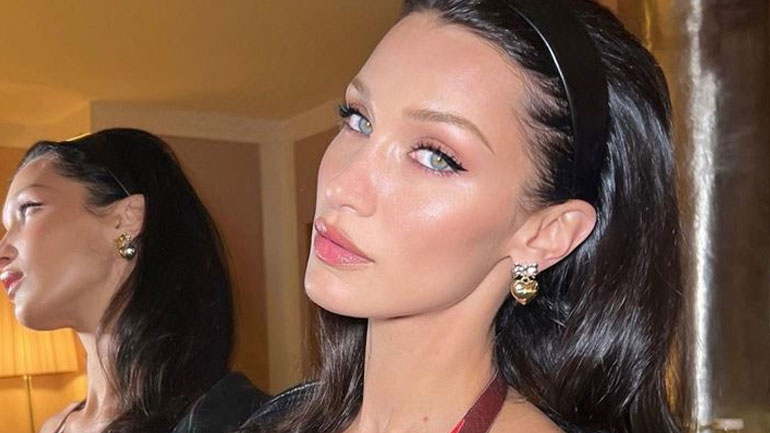 Bella Hadid: Η εμφάνιση με αξεσουάρ μαλλιών που έρχεται απευθείας από τα 90’s