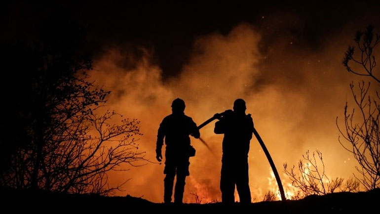 Οριοθετημένη η φωτιά στο Καίσαρι Κορινθίας