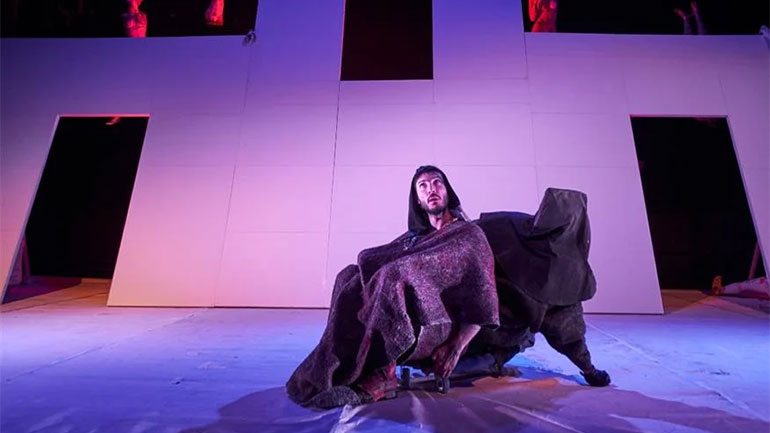 «Ιφιγένεια στη Χώρα του Πένθους»: Μια αλληγορία για τον κορωνοϊό του Ελληνογερμανικού Θεάτρου Κολονίας