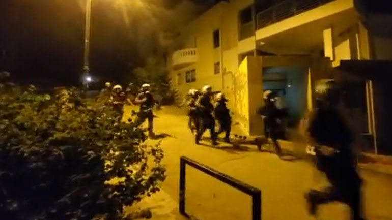 Έρευνα για τον ξυλοδαρμό του Αμερικανού φωτορεπόρτερ στα Εξάρχεια