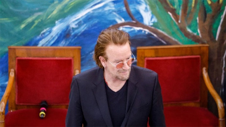 Ο Bono ξεκινά περιοδεία για την προώθηση του βιβλίου του