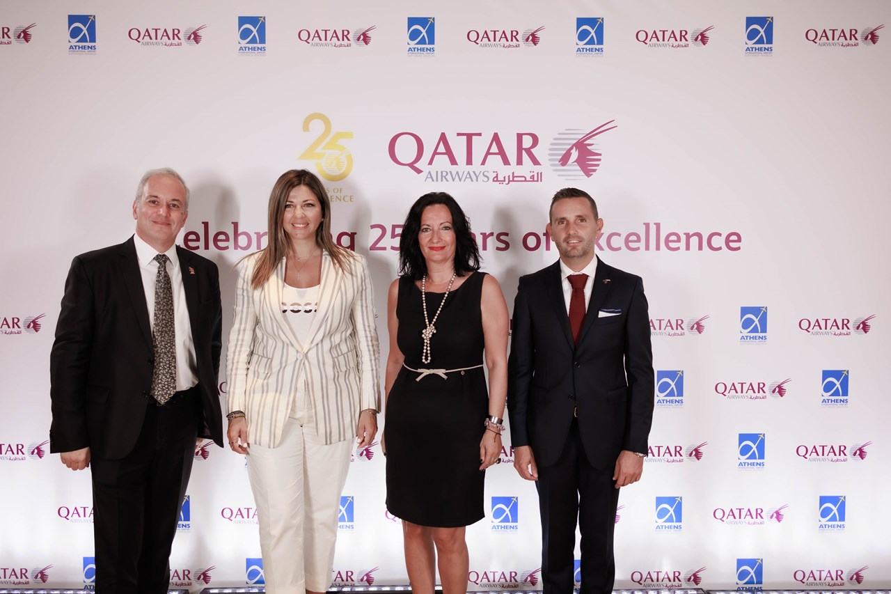  Από αριστερά: ο κ. Eric Odone, VP Sales Europe, Qatar Airways, η κ. Σοφία Ζαχαράκη, Υφυπουργός Τουρισμού, η κ. Ιωάννα Παπαδοπούλου, Διευθύντρια Επικοινωνίας & Μάρκετινγκ, Διεθνής Αερολιμένας Αθηνών και ο κ. Mate Hoffmann, Regional Manager Southern Europe, Qatar Airways