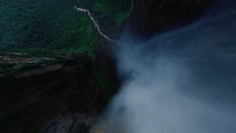 Απίθανο fpv με τους «Καταρράκτες των Αγγέλων» στη Βενεζουέλα Απίθανο fpv με τους «Καταρράκτες των Αγγέλων» στη Βενεζουέλα