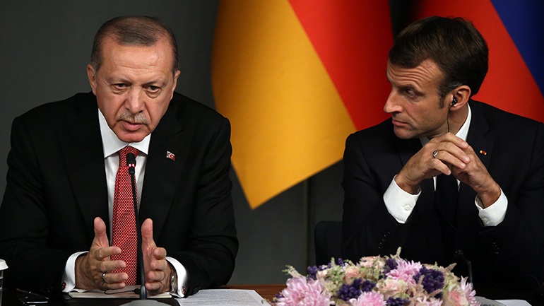 Σεβασμό στο Διεθνές Δίκαιο ζητά από τον Ταγίπ Ερντογάν ο Εμανουέλ Μακρόν