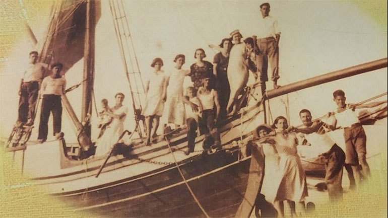 Το «τραύμα» των απολυμαντηρίων: Πρόσφυγες περιγράφουν τους χώρους που σφράγισαν τη μνήμη τους