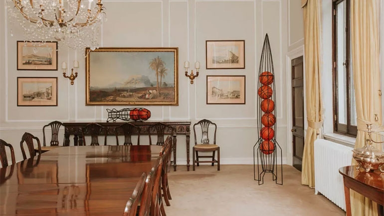 H νέα έκθεση του ΝΕΟΝ στο Λονδίνο συνδέει την κληρονομιά του Σεφέρη με σύγχρονους καλλιτέχνες