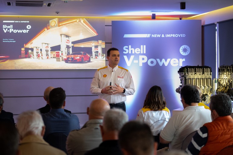 Ο κ. Βασίλης Τσόγκας, Marketing Manager της Coral Α.Ε. – Shell Licensee ανέλαβε χρέη παρουσιαστή της εκδήλωσης. 