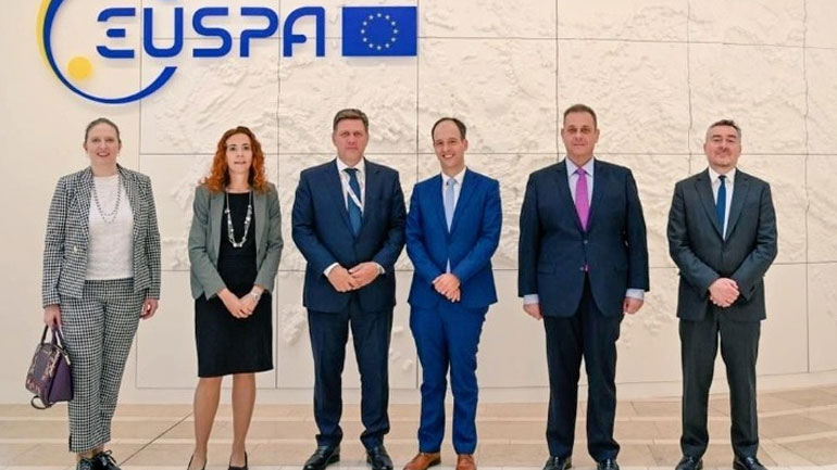 Βαρβιτσιώτης από Πράγα: Η Ευρώπη πρωτοπορεί στο διάστημα