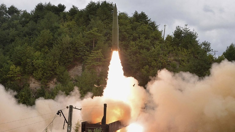 H Βόρεια Κορέα εκτόξευσε δύο βαλλιστικούς πυραύλους