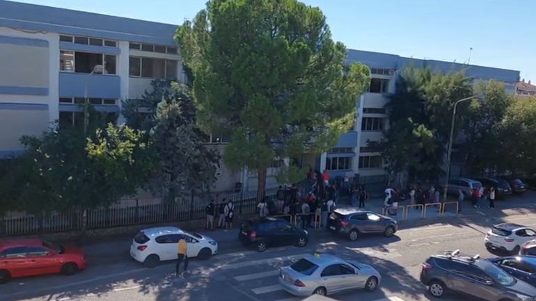 Αγρίνιο: Νέο επεισόδιο σε λύκειο – Μαθητές γρονθοκόπησαν καθηγητές Αγρίνιο: Νέο επεισόδιο σε λύκειο – Μαθητές γρονθοκόπησαν καθηγητές