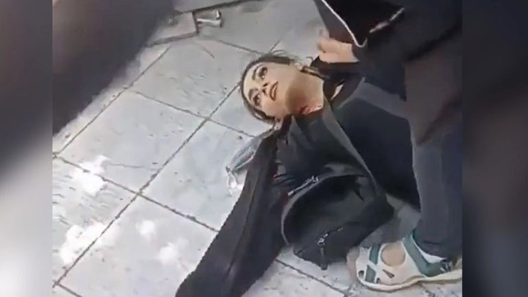 Ιράν: Ακτιβιστές δείχνουν βίντεο με γυναίκα που πυροβολήθηκε στο κεφάλι σε διαδήλωση