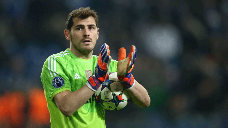 Ο Κασίγιας ισχυρίστηκε ότι ο λογαριασμός του στο Twitter παραβιάστηκε, μετά την ανάρτηση «είμαι γκέι»