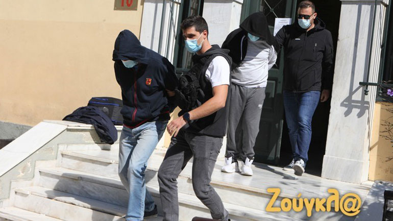 Με τη στάμπα του Κολλεγίου Αθηνών στο στήθος προσήλθε ο βιαστής μαστροπός ανηλίκων στον εισαγγελέα