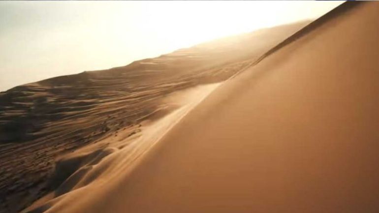 Τρομερό «σαφάρι» στην έρημο με fpv