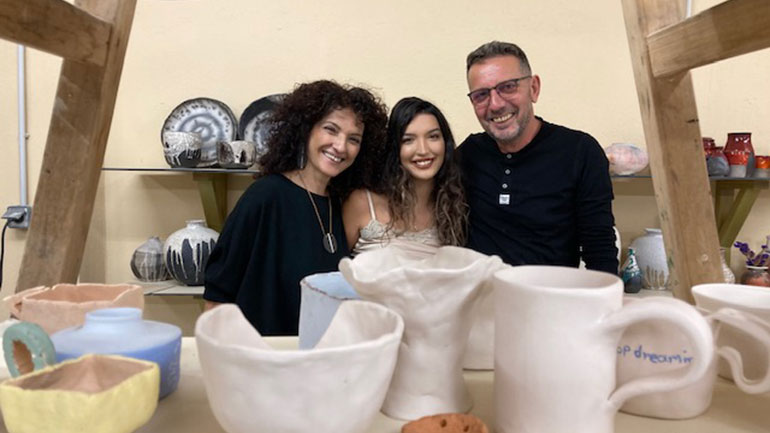 Βήματα ζωής, χαράς και απώλειας, μέσα από την κεραμική