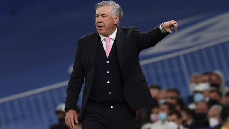 Αντσελότι: «Δεν παραδινόμαστε ποτέ»