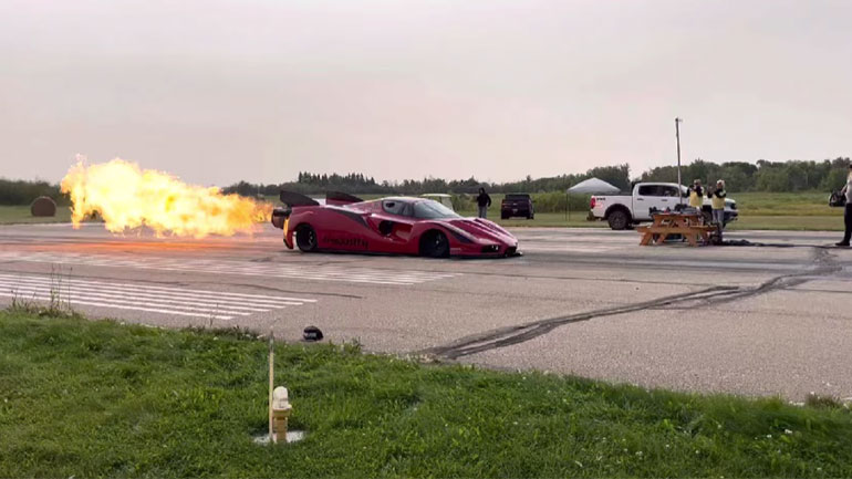 Καναδός κατασκεύασε Ferrari με μηχανές τζετ