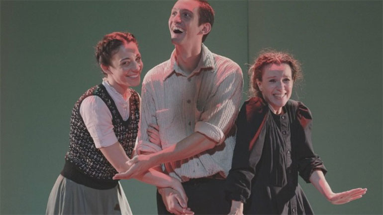 «Η Απολογία της Μαρί Κιουρί» σε σκηνοθεσία Κίρκης Καραλή στο θέατρο Αποθήκη