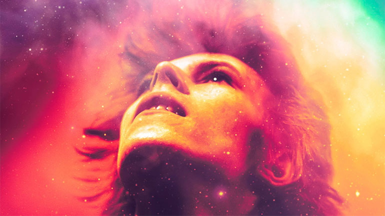 «Moonage Daydream»: Ένα αποκαλυπτικό ντοκιμαντέρ για τη ζωή του Ντέιβιντ Μπόουι