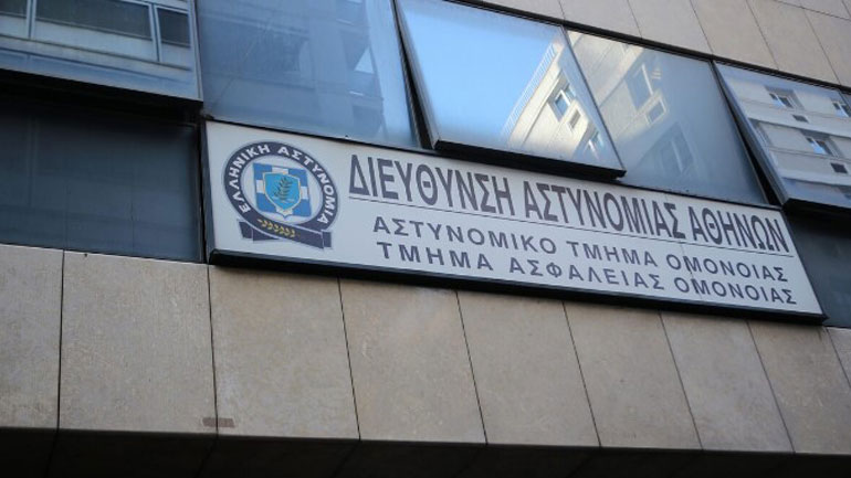 Σε διαθεσιμότητα οι δύο αστυνομικοί που συνελήφθησαν για βιασμό στην Ομόνοια