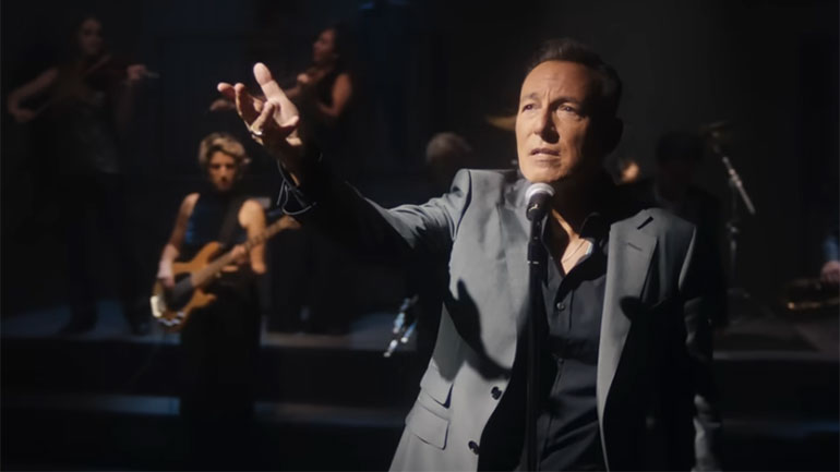 «Nightshift»: Μια νέα διασκευή από τον Μπρους Σπρίνγκστιν