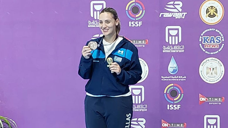 Σκοποβολή: Η Κορακάκη κατέκτησε το ασημένιο μετάλλιο στο Παγκόσμιο πρωτάθλημα και σφράγισε το εισιτήριο για τους Ολυμπιακούς Αγώνες