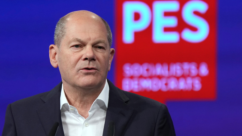 Υπέρ μιας διευρυμένης Ευρώπης τάχθηκε ο καγκελάριος Όλαφ Σολτς, στο συνέδριο των Ευρωσοσιαλιστών