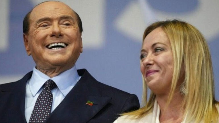 Ιταλία: Τη Δευτέρα θα συναντηθούν Μελόνι και Μπερλουσκόνι σε αναζήτηση λύσεων για τη νέα κυβέρνηση