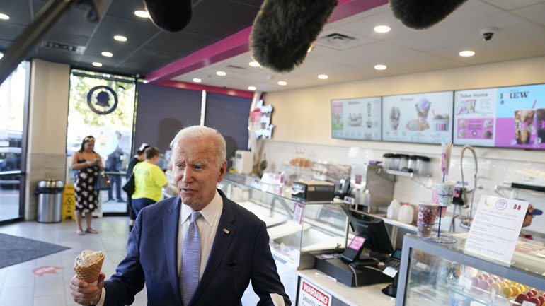 Μπάιντεν: «Λάθος» το αρχικό οικονομικό σχέδιο της κυβέρνησης Τρας στη Βρετανία