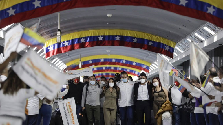 Επιστρέφουν στη Βενεζουέλα πέντε μέλη πληρώματος αεροσκάφους που κατασχέθηκε στην Αργεντινή