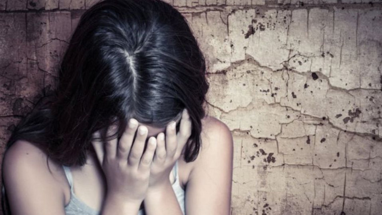 Ηλεία: Σοβαρή καταγγελία για ασέλγεια σε 12χρονη – Κατηγορείται ο σύντροφος της μητέρας της