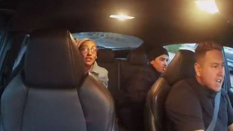 Οδηγός Uber δέχεται επίθεση από δύο πελάτες