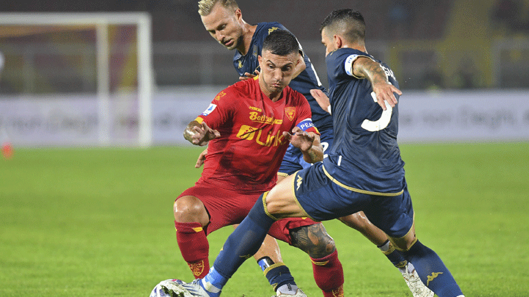 Ιταλία: Ισόπαλες 1-1 Λέτσε και Φιορεντίνα