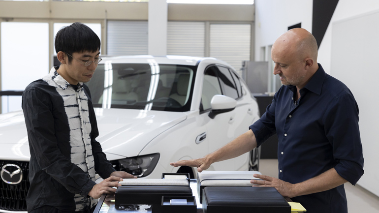 Πως η αρχαία ιαπωνική τέχνη στο «στρίψιμο» ή «στρίβωμα» των υφασμάτων «πέρασε» στα αυτοκίνητα της Mazda