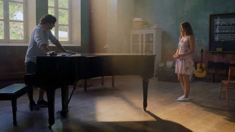 Χριστόφορος Παπακαλιάτης – Maestro: Δημοσίευσε backstage βίντεο στο παλιό σχολείο της Λάκκας στους Παξούς