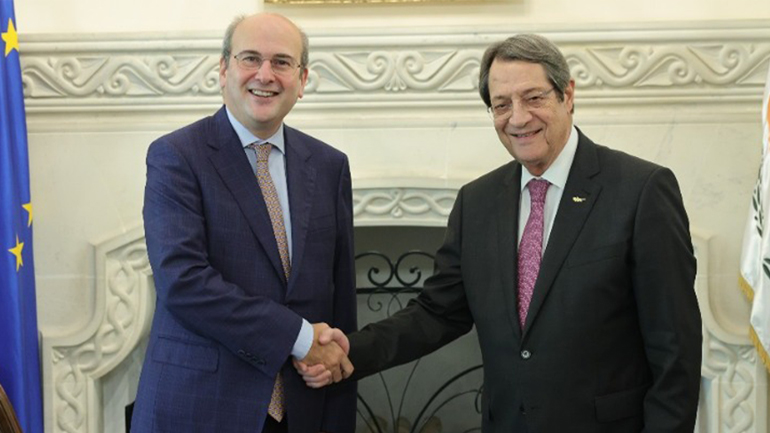 Ξεκινά η εφαρμογή της Ψηφιακής Κάρτας Εργασίας και στην Κύπρο