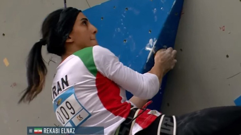 Ελνάζ Ρεκαμπί: Επέστρεψε στην Τεχεράνη η Ιρανή αθλήτρια
