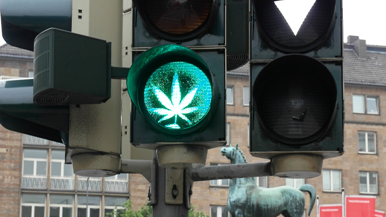 Γερμανία: Την ελεγχόμενη νομιμοποίηση της κάνναβης και για ψυχαγωγικούς σκοπούς ετοιμάζει η κυβέρνηση