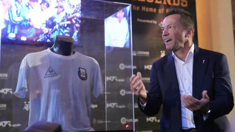 Η φανέλα του Μαραντόνα από τον τελικό του Μουντιάλ του 1986 επέστρεψε στην Αργεντινή